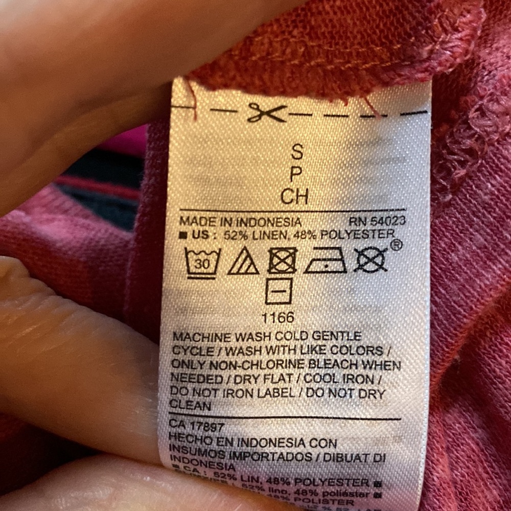NWT Heathered Red Ruffle Tee - Small - Picture 5 of 5